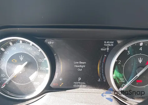 2021 Maserati Levante z USA, uszkodzony, nr VIN ZN661XUAXMX370807